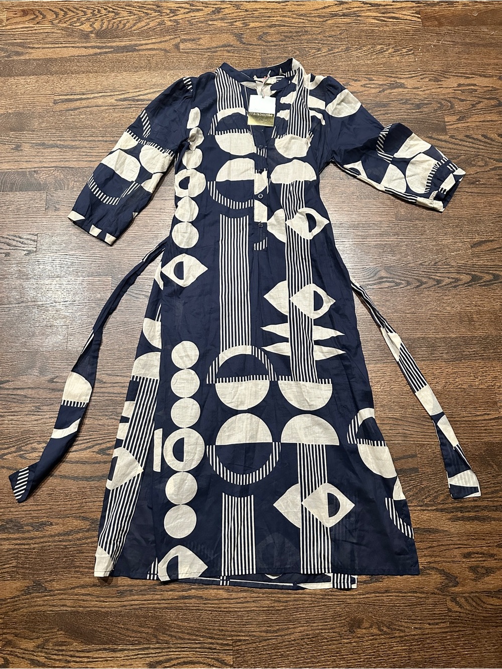 NWT Navy and White Geometric Midi Shirt Dress with Tie Waist Le fée máraboutée